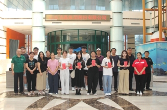 Caring for Employees' Children, Supporting Dreams to Set Sail—Jiejing Group Holds Scholarship Award Ceremony for Employees' Children in College Entrance Examination