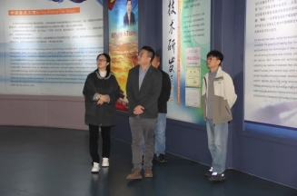 Qingdao Marine Biological Medicine Institute Visits Jingjing Group for Cooperation Negotiation
