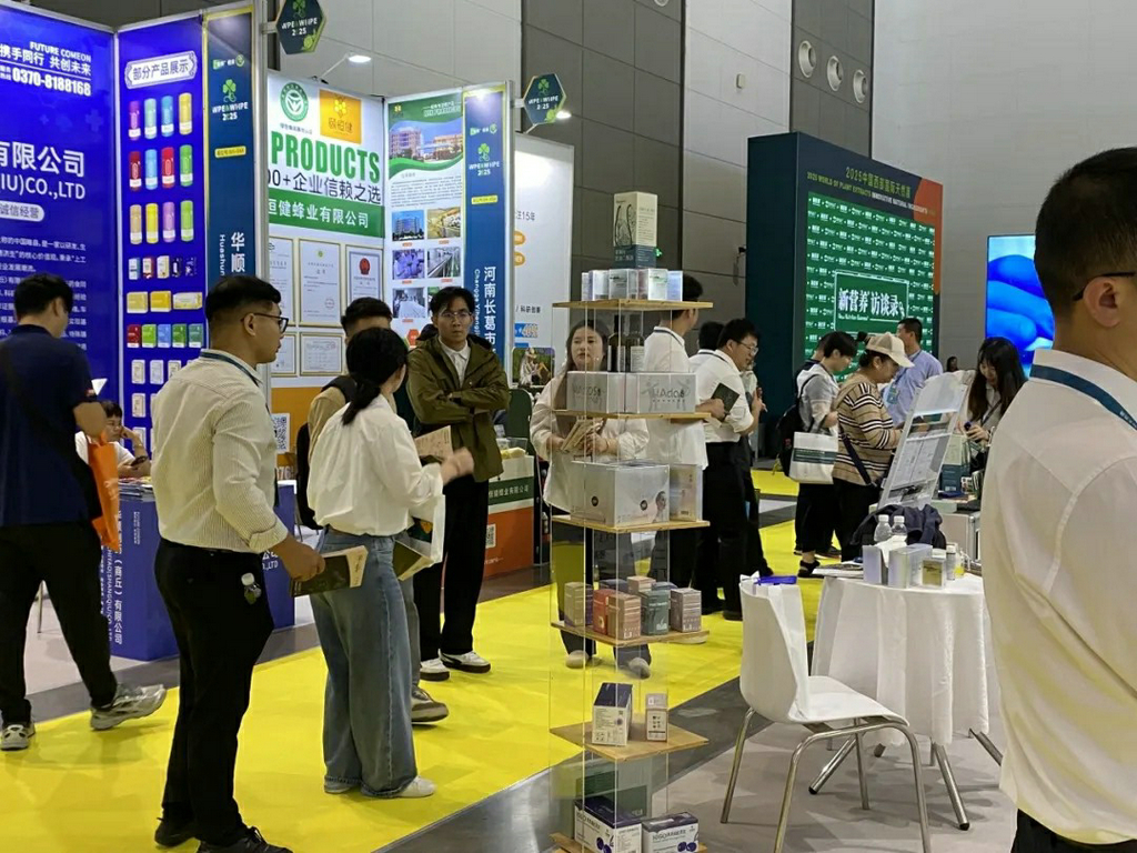 20250917洁晶集团携核心产品亮相2025中国西部天然展4 20250917洁晶集团携核心产品亮相2025中国西部天然展4