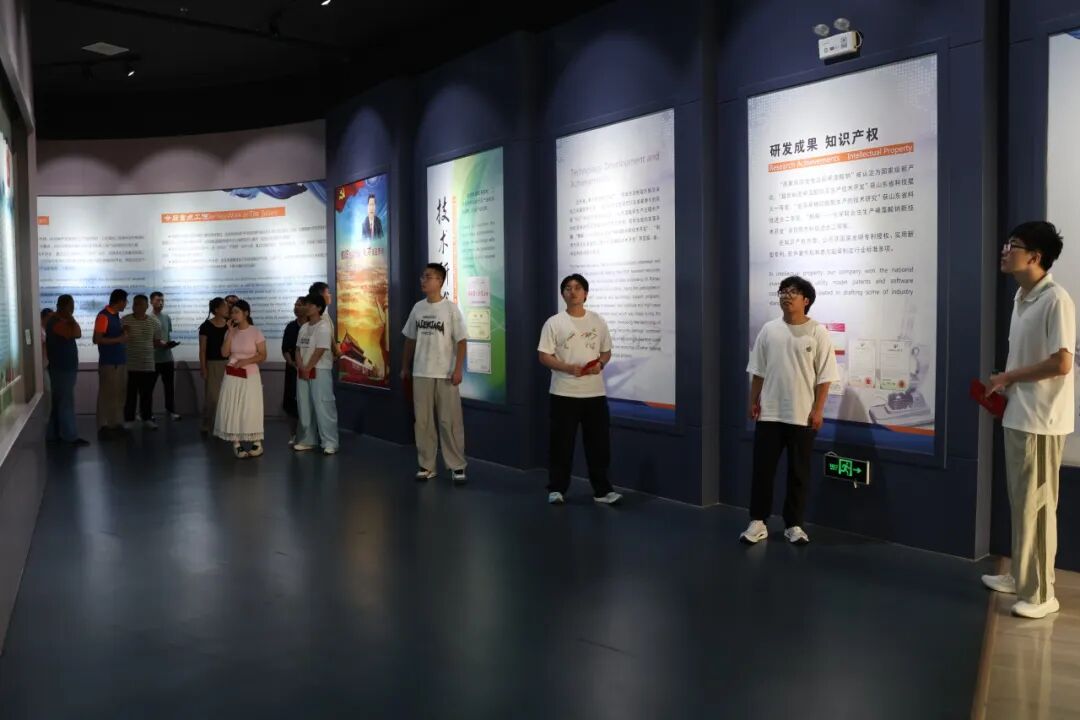 20260808暖心助学，筑梦远航——洁晶集团举行职工子女高考奖学金发放仪式3